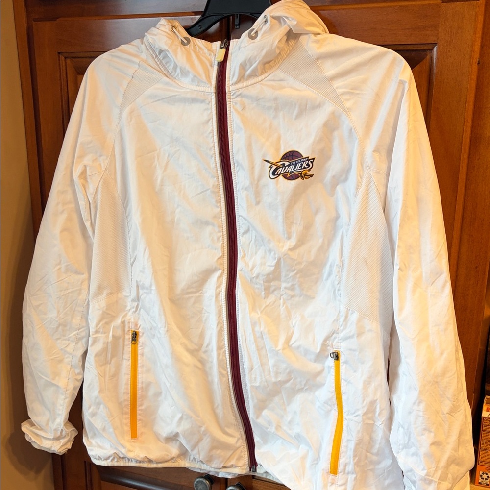 Cleveland Cavaliers hooded windbreaker jacket